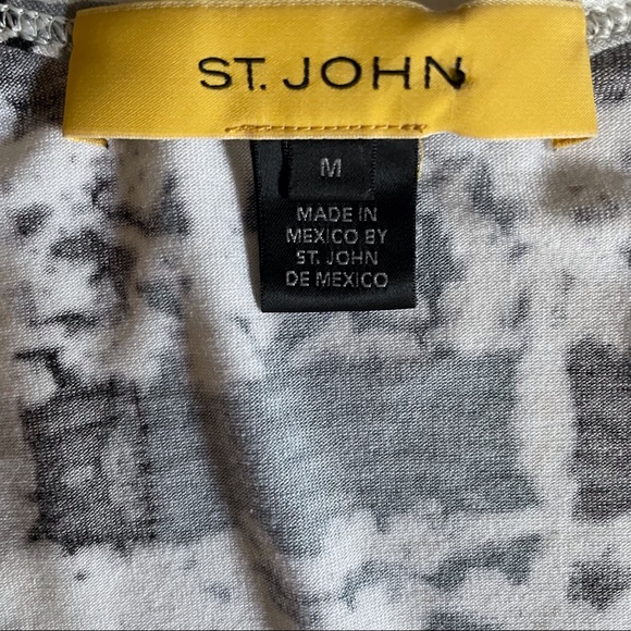 ST JOHN White Gray Black 3/4 Sleeve V-Neck Top Gathered Sides Women’s Medium - Picture 4 of 7